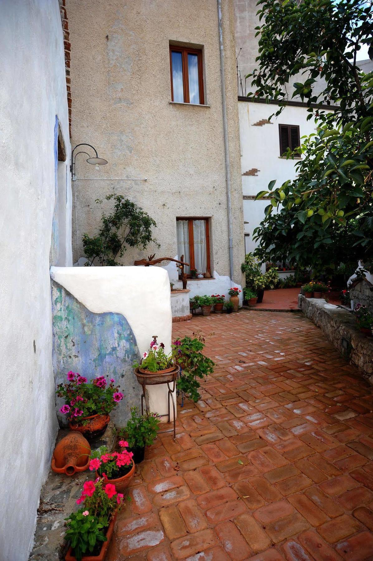 B&B Corte San Lussorio Oliena Kültér fotó